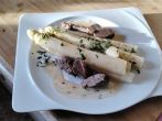 Spargel an Lammfilet mit Fr&uuml;hlingskartoffeln