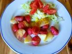 Rote-Bete-<strong>Gnocchi</strong> aus der Pfanne mit <strong>Eisbergsalat</strong>