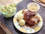 Knusprige Schweinshaxe mit Kn&ouml;del