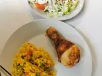 Orientalisches Reisgericht mit Gemüse & scharfem Huhn