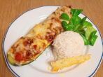 <strong>Gef&uuml;llte Zucchini</strong> vegetarisch mit K&auml;se &uuml;berbacken