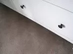 Schränke auf Teppich verrücken mit Essstäbchen