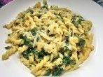 Frischer <strong>Blattspinat</strong> mit Mozzarella und Nudeln
