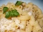 Gnocchi oder Nudeln mit Butter und Parmesan