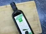 Holzbesteck mit Olvenöl behandeln