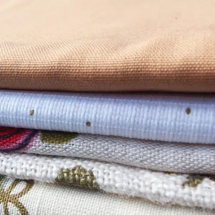 Tischdecken mit Pappe lagern