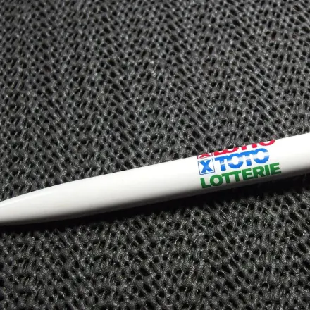 Aufschriften von Werbegeschenken entfernen