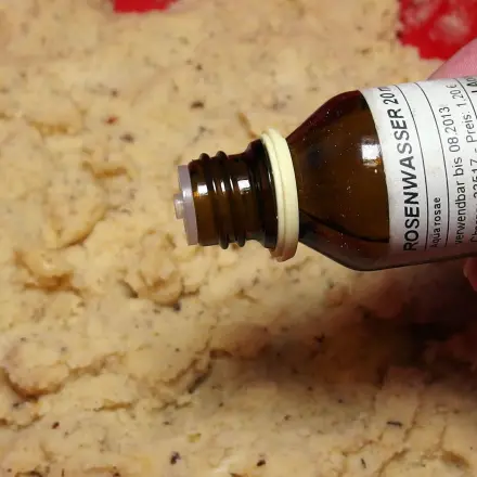 Rosenwasser für Vanillekipferl