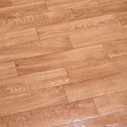 Laminat mit Spiritus und Wasser reinigen