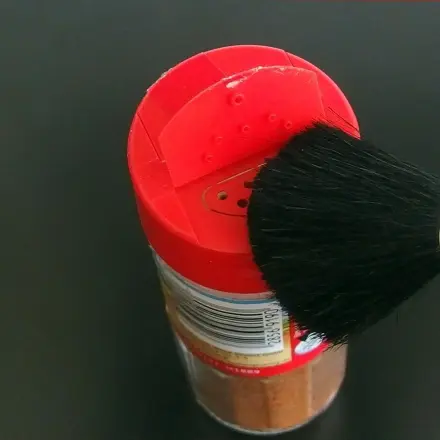 Gewürzstreuer reinigen