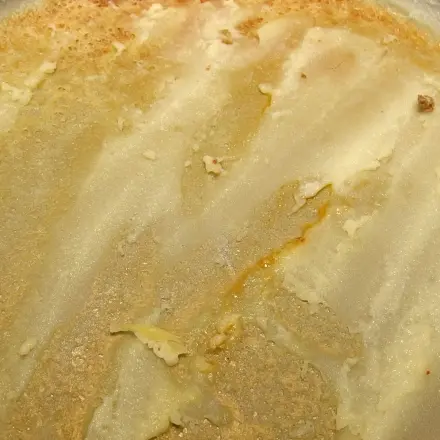 Angebranntes in Töpfen und Tiegeln