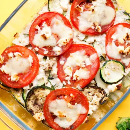 Zucchini-Tomaten-Gratin mit Feta