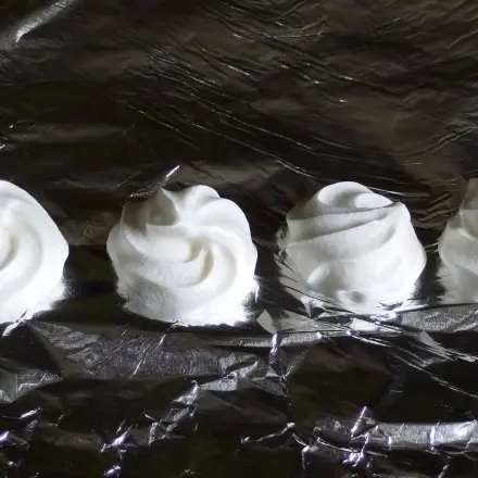 Schlagsahne-Reste als Tuffs einfrieren