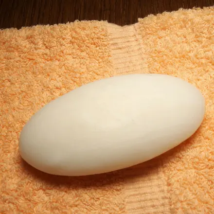 Bei Pickeln & Akne Gesicht richtig waschen
