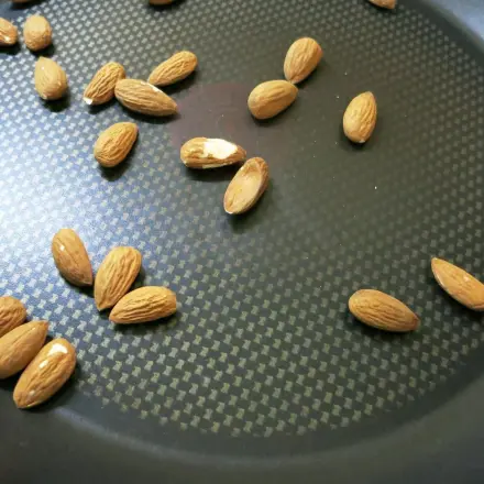 Nusskuchen schmeckt intensiver