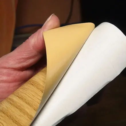 Selbstklebefolie kleben ohne Blasen