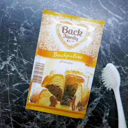 Backpulver gegen Fettflecken an der Wand
