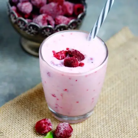 Fruchtbuttermilch nach Geschmack