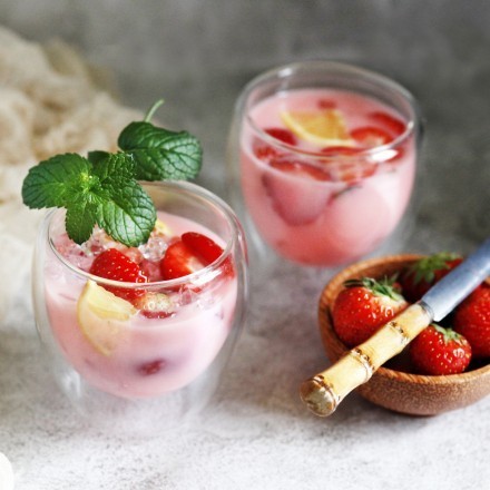 Alkoholische Erdbeerbowle: Erdbär