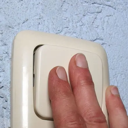 Raus aus dem Zimmer - Licht aus!