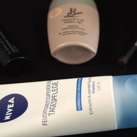 Make-Up Flecken auf dem "Schminktisch"
