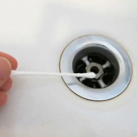 Haare in der Badewanne