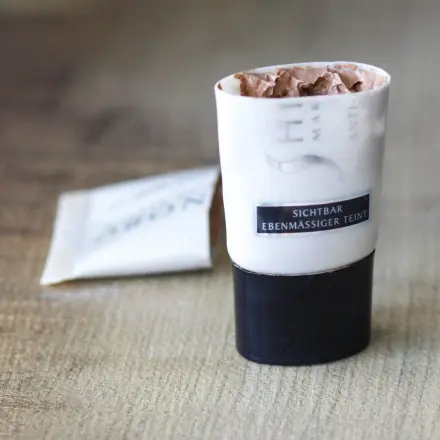 Make-Up Reste aus der Tube bekommen