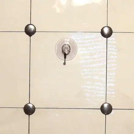 Saughaken an Küchenfliesen