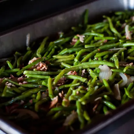 Grüne Bohnen mit brauner Soße