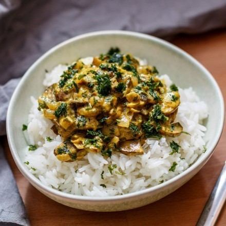 Reis mit Champignons und Curry-Sahne
