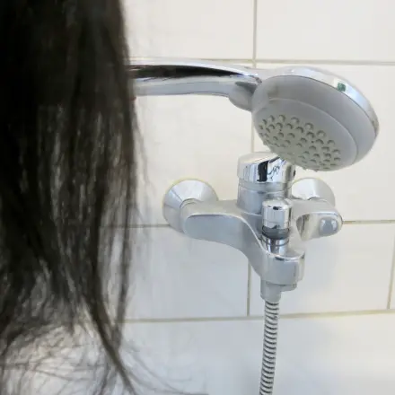 Geschmeidige Haare mit kaltem Wasser