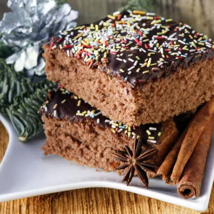 Saftiger Gewürzkuchen nach Omas Rezept