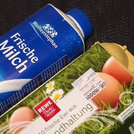 Regale im Supermarkt II