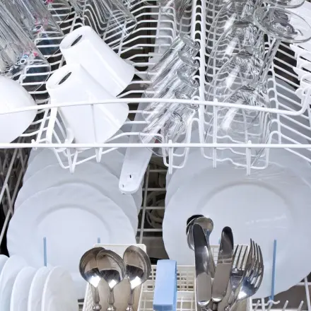 Essig als Klarspüler für die Spülmaschine