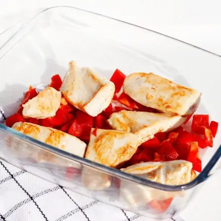 Hühnchen oder Pute in Paprika-Rahm