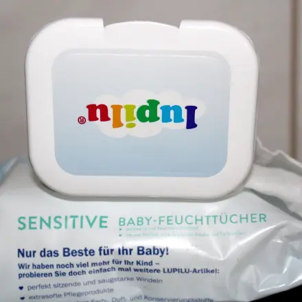 Dunstabzugshaube mit Babyfeuchttüchern säubern