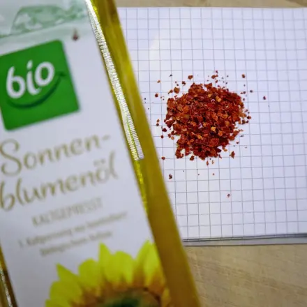 Chili-Öl aus Speiseöl herstellen