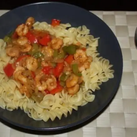 Nudeln mit "Schrimps Paprika Sellerie" Soße