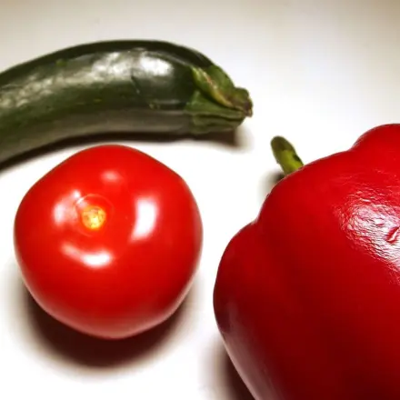 Frisches Obst und Gemüse in Großpackungen