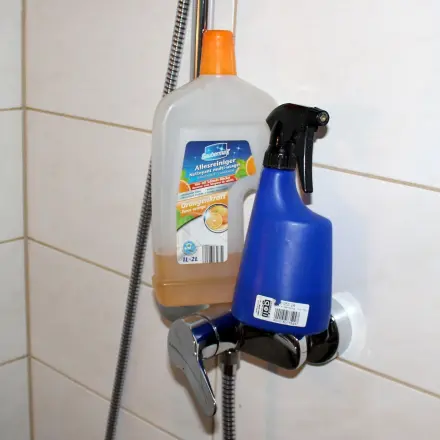 Badewanne / Duschtasse bequemer saubermachen