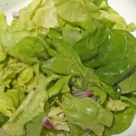 Weniger Öl am Salat