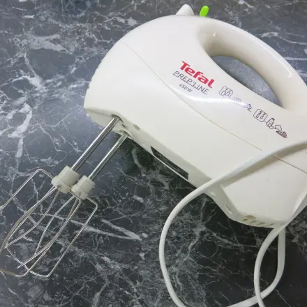 Teig nicht zu lange mit der Maschine bearbeiten