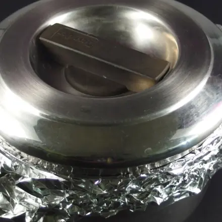 Energie beim Kochen sparen mit Alufolie