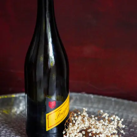 Fruchtfliegen mit Wein loswerden