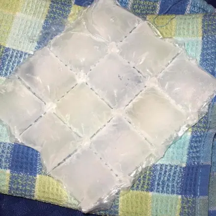 Hämorrhoiden mit Eiswürfel kühlen