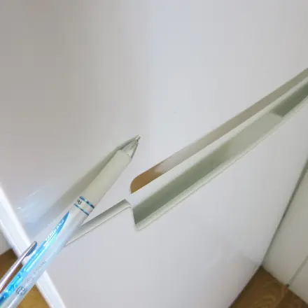 Kugelschreiberflecken von Kühlschranktüren entfernen