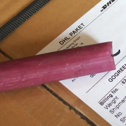 Aufschrift auf Paketen vor Wasser schützen