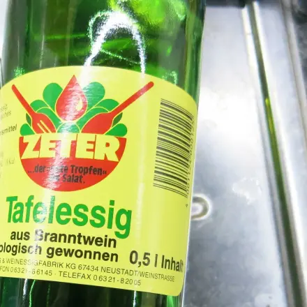 Grünspan im Spülbecken entfernen