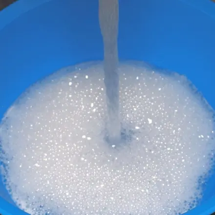 Wasser sparen beim Spülen von Hand
