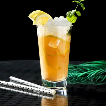 Lob: ein fruchtig-süßer Cocktail mit Malibu
